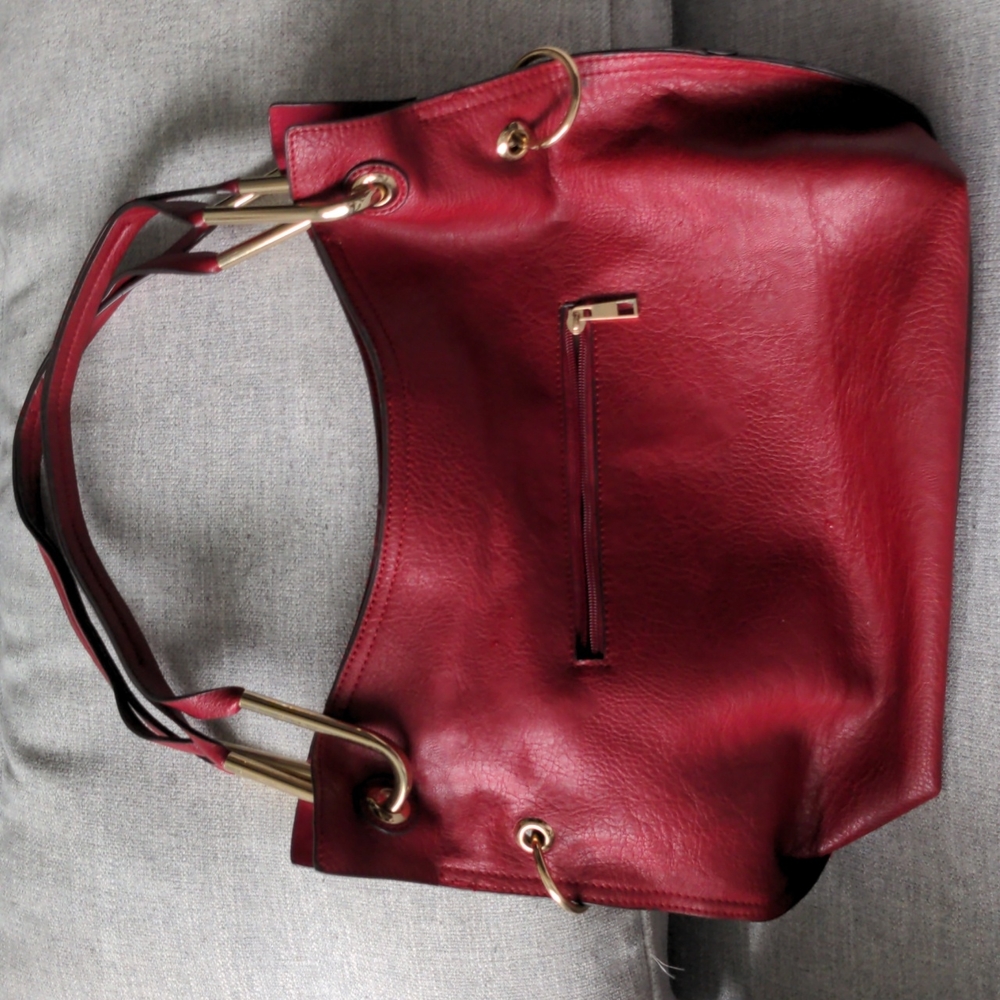 Red bag - Picture 2 of 4